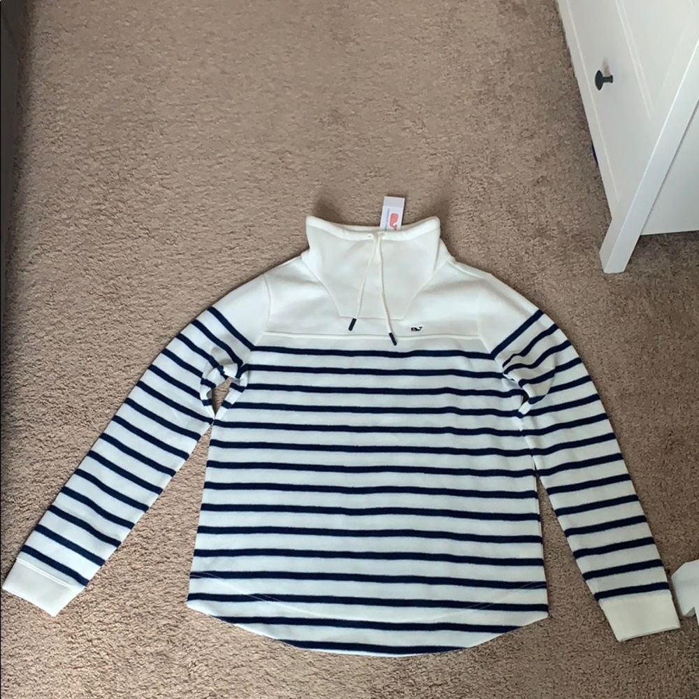 Vineyard Vines sweater